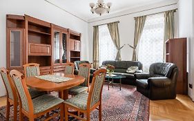Central Lovely Rooms